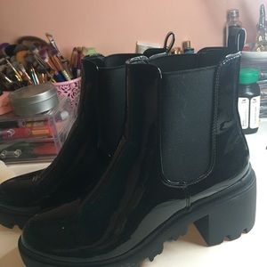✅2 for $25✅BNWOT Heeled Rainboots